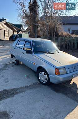Лифтбек ЗАЗ 1103 Славута 2004 в 