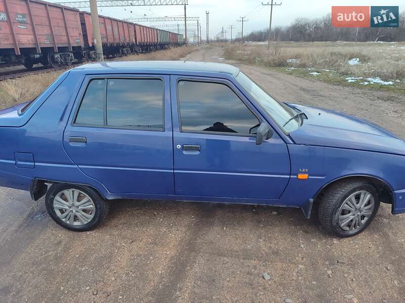 Лифтбек ЗАЗ 1103 Славута 2003 в Запорожье