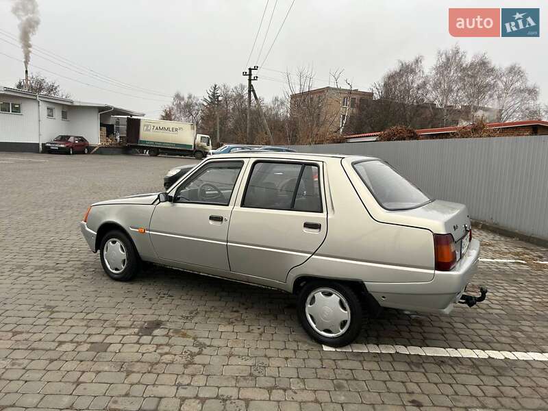 Лифтбек ЗАЗ 1103 Славута 2006 в Козельщине
