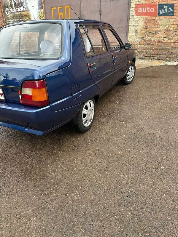 Лифтбек ЗАЗ 1103 Славута 2004 в Киеве