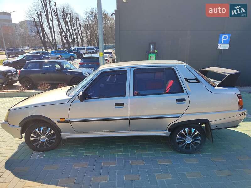 Лифтбек ЗАЗ 1103 Славута 2005 в Виннице
