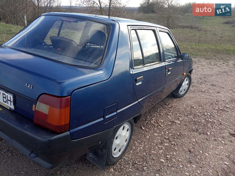 Лифтбек ЗАЗ 1103 Славута 2005 в Борзне