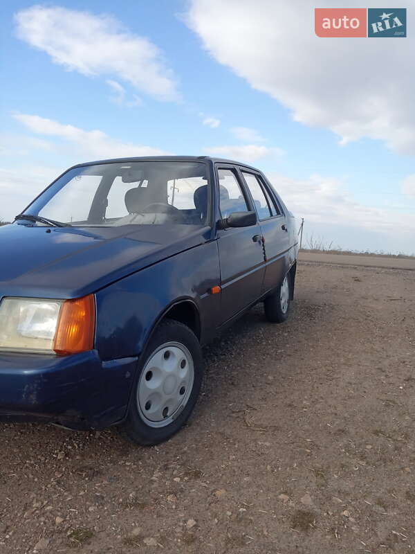 Лифтбек ЗАЗ 1103 Славута 2005 в Борзне