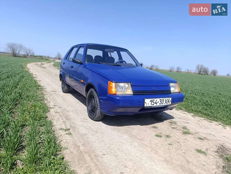 Лифтбек ЗАЗ 1103 Славута 2000 в 