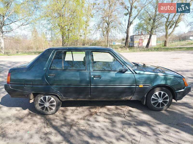Лифтбек ЗАЗ 1103 Славута 2005 в Сагуновке