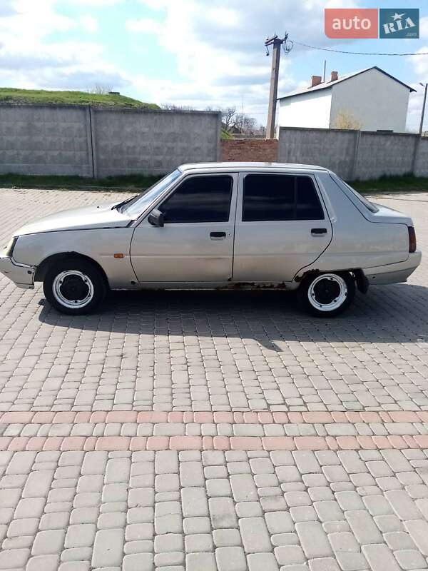 Лифтбек ЗАЗ 1103 Славута 2007 в Первомайске