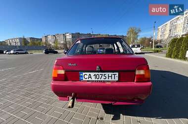 Лифтбек ЗАЗ 1103 Славута 2003 в 