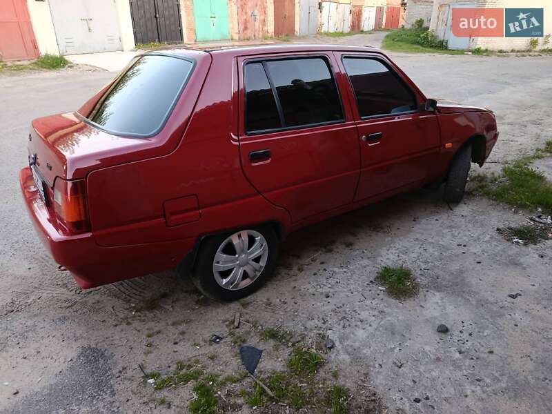 Лифтбек ЗАЗ 1103 Славута 2008 в Луцке
