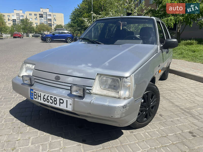 Лифтбек ЗАЗ 1103 Славута 2004 в 