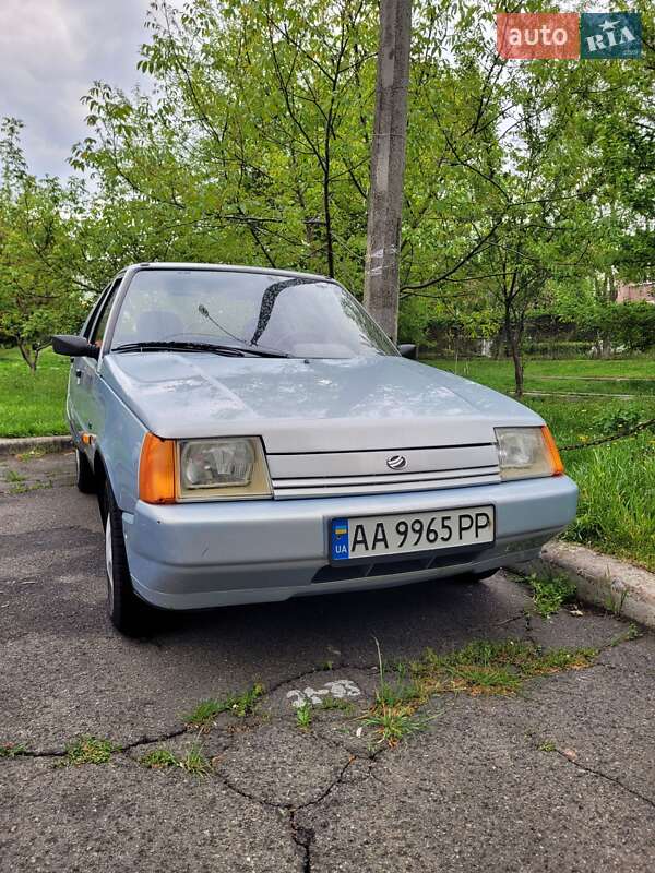 Лифтбек ЗАЗ 1103 Славута 2004 в Киеве