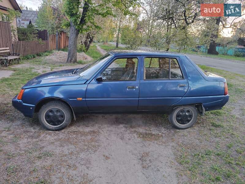Лифтбек ЗАЗ 1103 Славута 2008 в 
