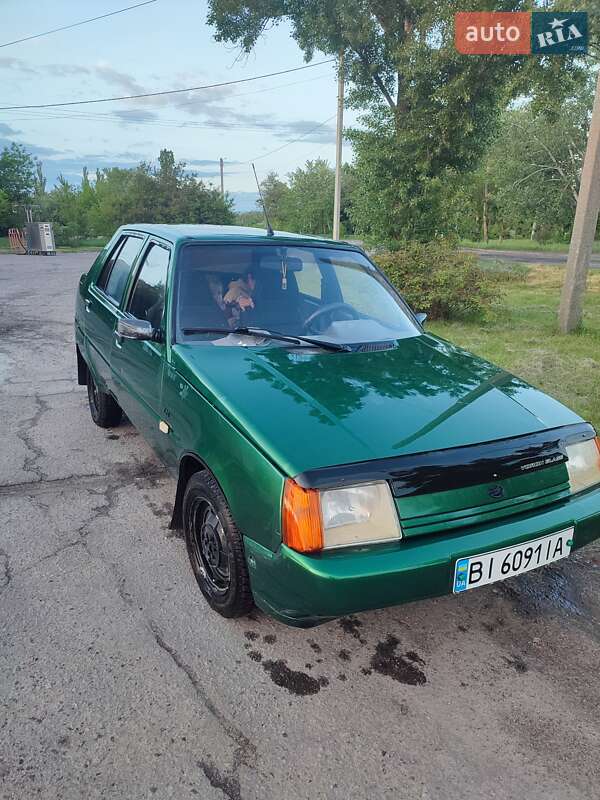 Лифтбек ЗАЗ 1103 Славута 2002 в 