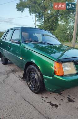 Лифтбек ЗАЗ 1103 Славута 2002 в 