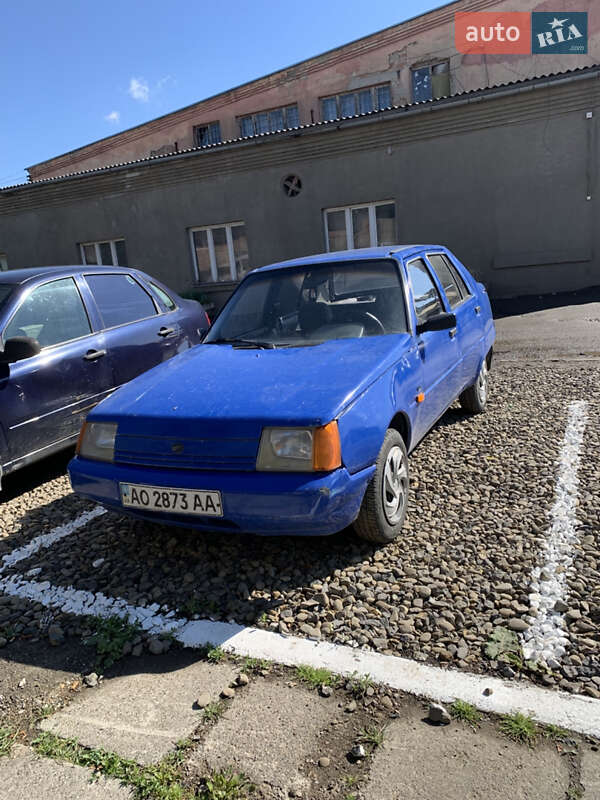 Лифтбек ЗАЗ 1103 Славута 2004 в 
