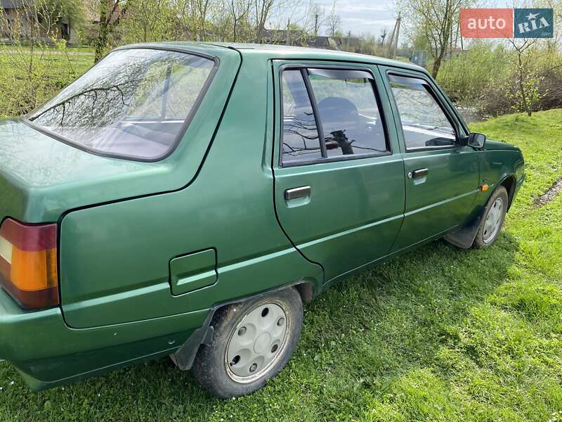 Лифтбек ЗАЗ 1103 Славута 2003 в Жидачове