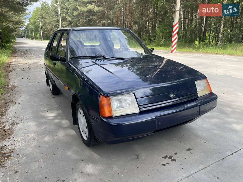Лифтбек ЗАЗ 1103 Славута 2008 в 