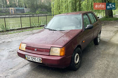 Лифтбек ЗАЗ 1103 Славута 2006 в Киеве