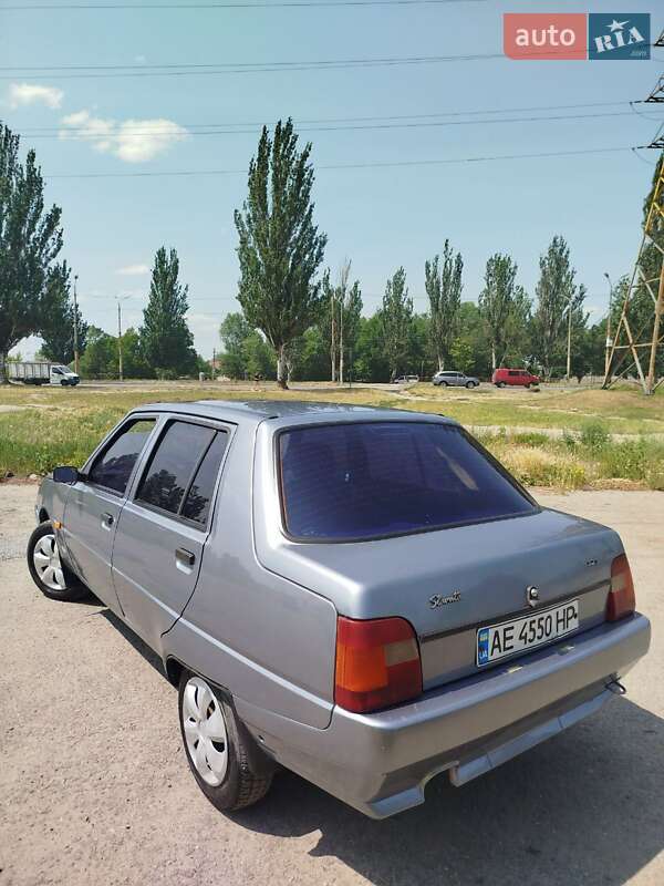Лифтбек ЗАЗ 1103 Славута 2006 в Днепре