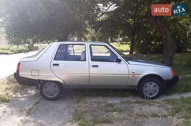 Лифтбек ЗАЗ 1103 Славута 1999 в 