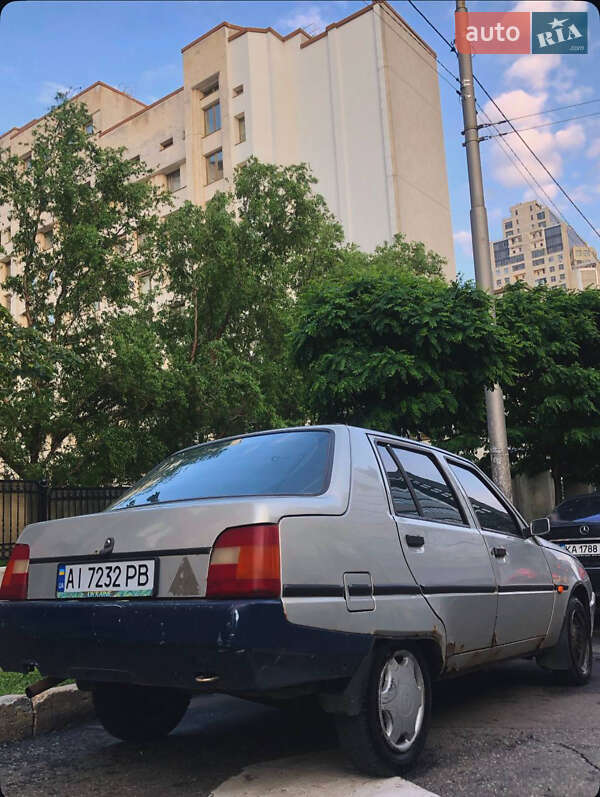 Лифтбек ЗАЗ 1103 Славута 2007 в Киеве