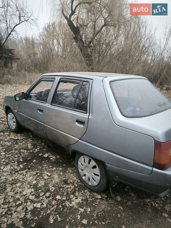 Лифтбек ЗАЗ 1103 Славута 2006 в Киеве