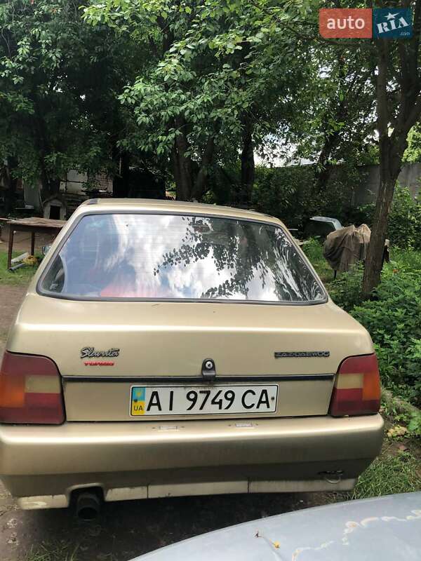 Лифтбек ЗАЗ 1103 Славута 2002 в Киеве