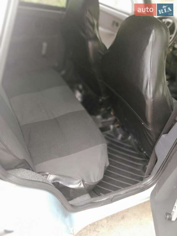 Ліфтбек ЗАЗ 1103 Славута 2004 в Олександрії фото 14 Ліфтбек ЗАЗ 1103 Славута 2004 в Олександрії