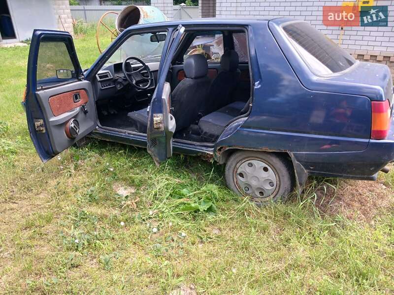 Лифтбек ЗАЗ 1103 Славута 2006 в Чернигове