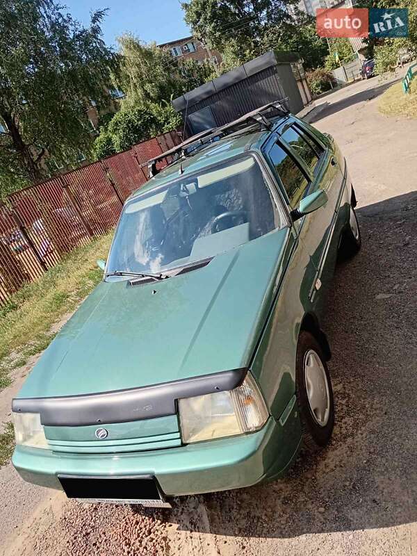 Лифтбек ЗАЗ 1103 Славута 2009 в 