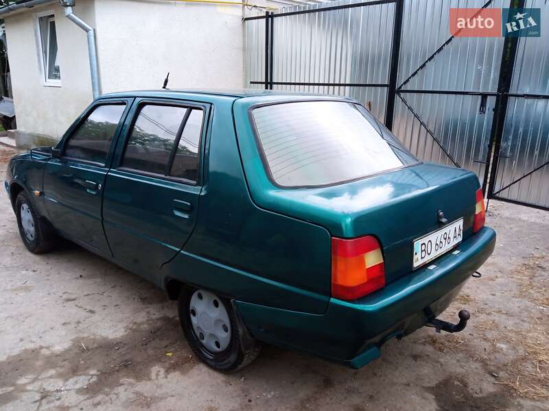 Ліфтбек ЗАЗ 1103 Славута 2000 в Почаєві