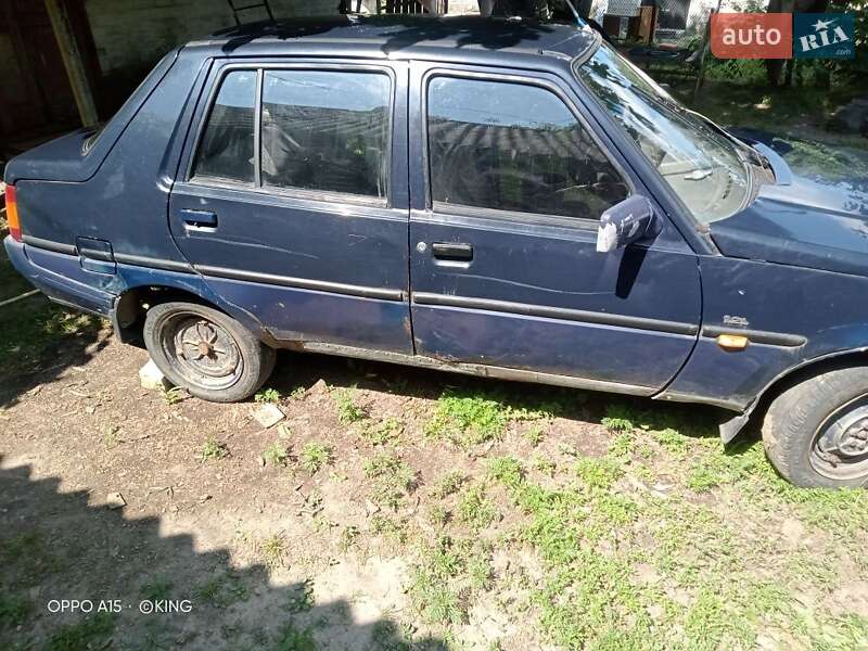 Лифтбек ЗАЗ 1103 Славута 2000 в 