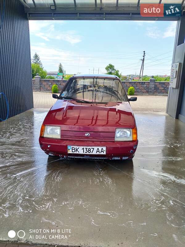 Лифтбек ЗАЗ 1103 Славута 2004 в Бюронниках