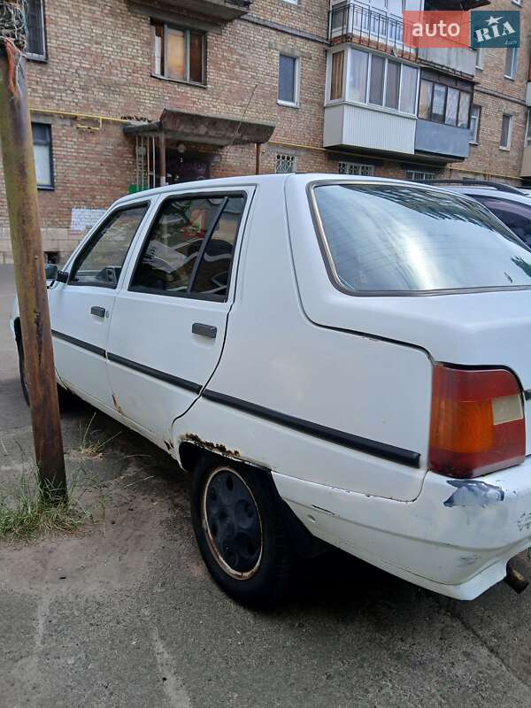 Лифтбек ЗАЗ 1103 Славута 2003 в Киеве фото 10 Лифтбек ЗАЗ 1103 Славута 2003 в Киеве