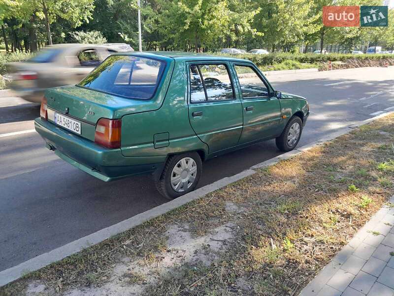 Лифтбек ЗАЗ 1103 Славута 2007 в Киеве