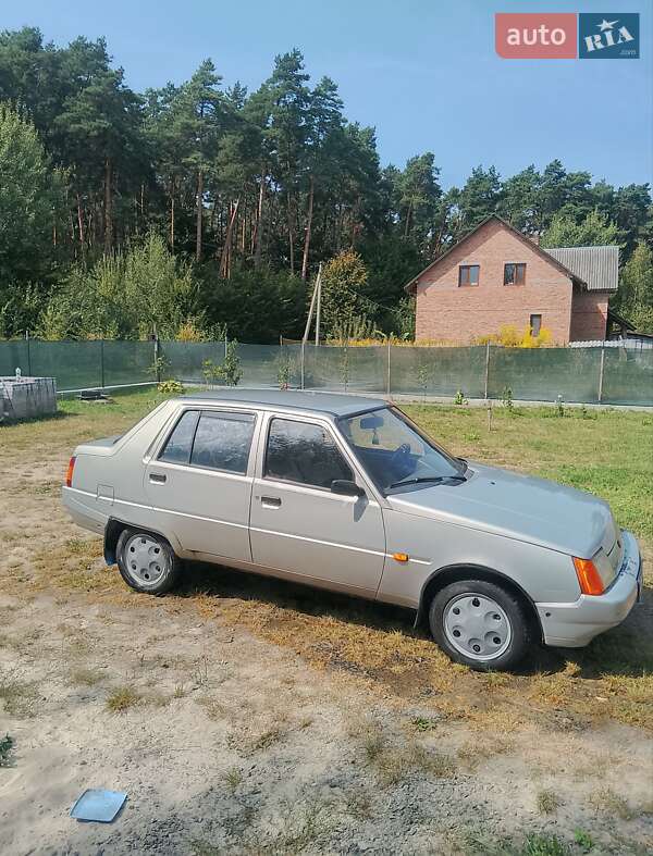 Лифтбек ЗАЗ 1103 Славута 2005 в Луцке