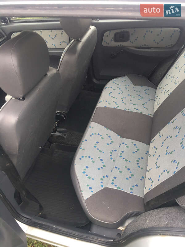 Лифтбек ЗАЗ 1103 Славута 2003 в Локачах фото 4 Лифтбек ЗАЗ 1103 Славута 2003 в Локачах