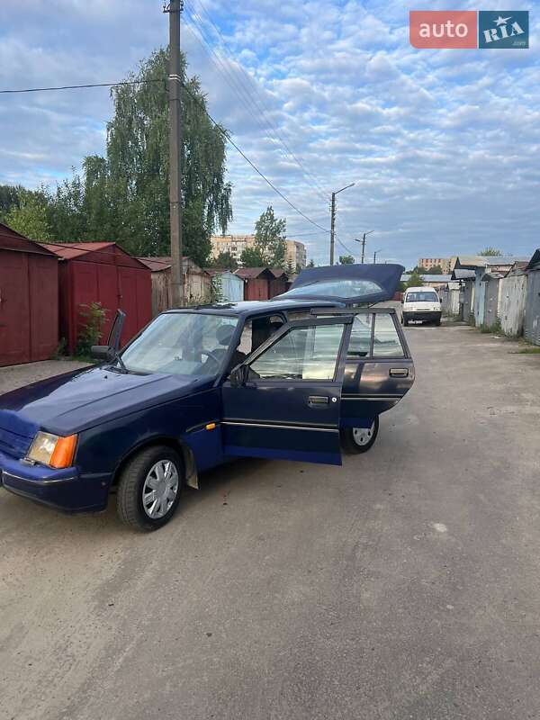 Лифтбек ЗАЗ 1103 Славута 2005 в Львове