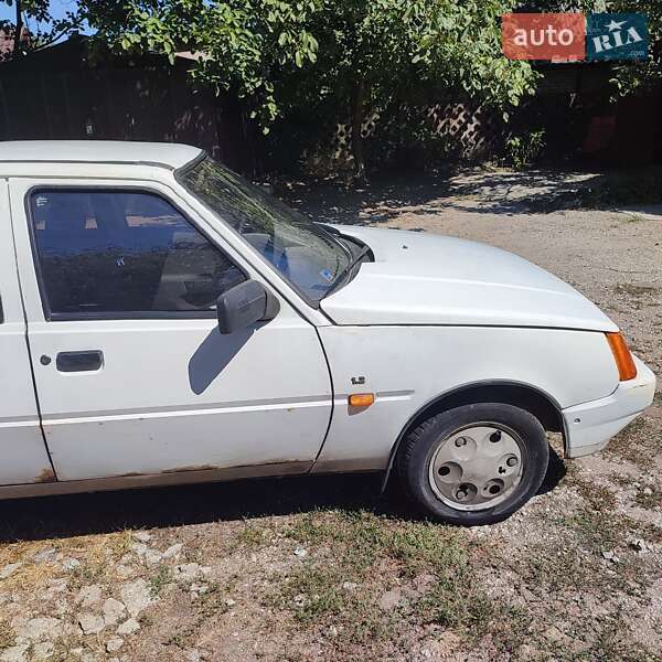 Лифтбек ЗАЗ 1103 Славута 2000 в Запорожье