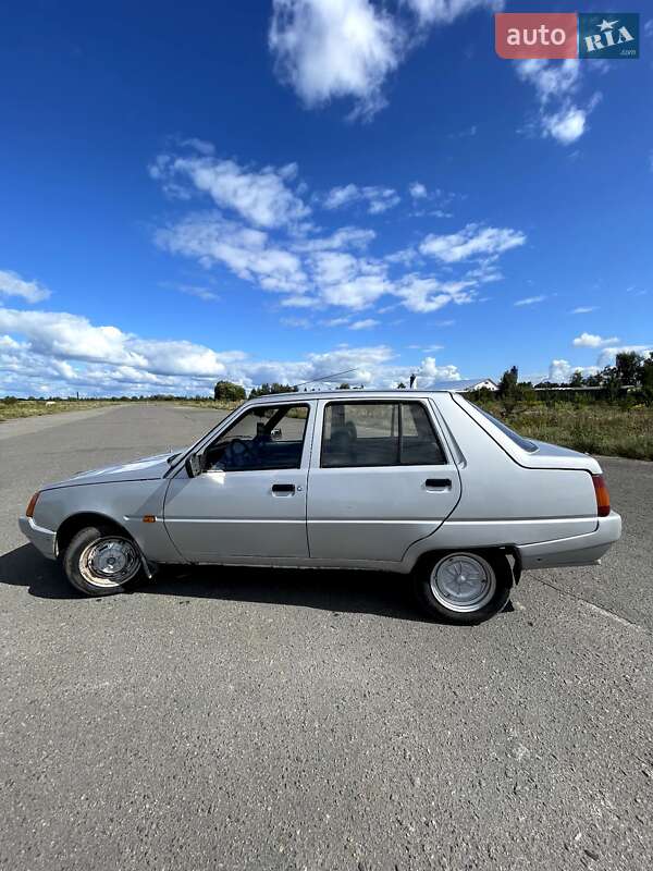 Лифтбек ЗАЗ 1103 Славута 1999 в Березному