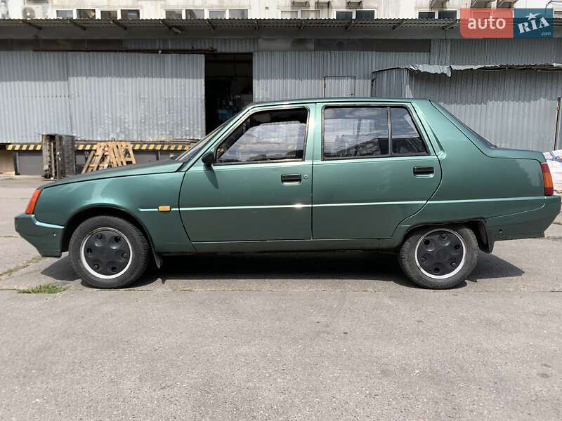 Лифтбек ЗАЗ 1103 Славута 2007 в Львове фото 3 Лифтбек ЗАЗ 1103 Славута 2007 в Львове