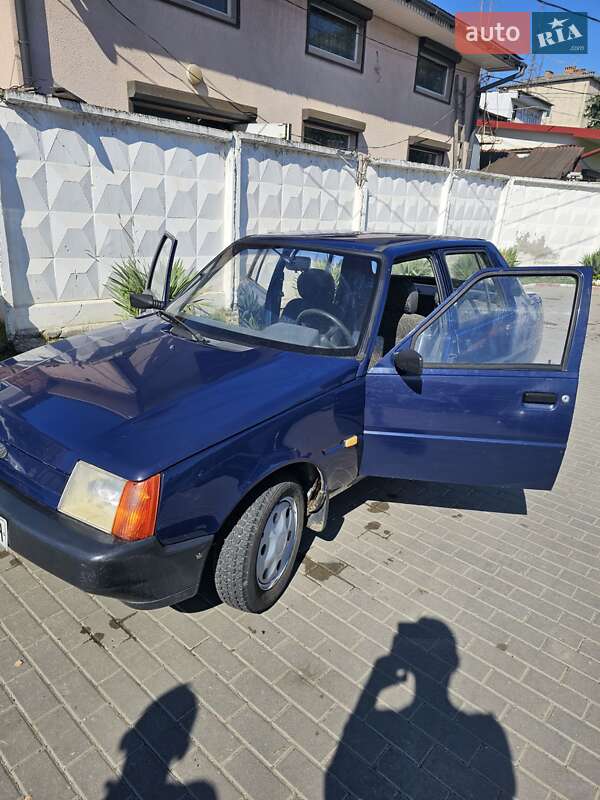 Лифтбек ЗАЗ 1103 Славута 2007 в Черновцах