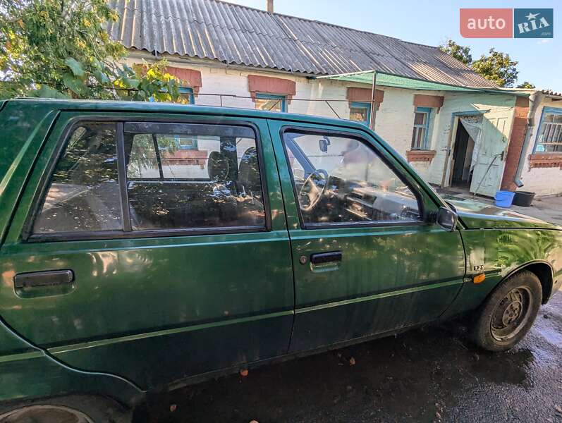 Лифтбек ЗАЗ 1103 Славута 2003 в Ракитном