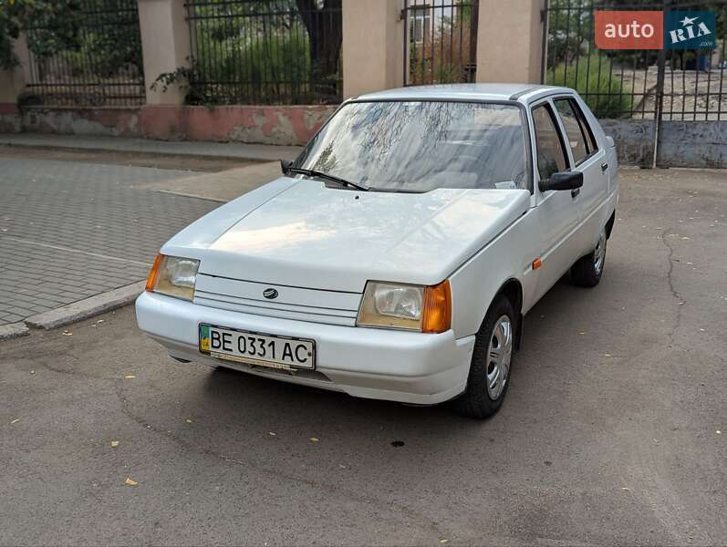 Лифтбек ЗАЗ 1103 Славута 2005 в Николаеве