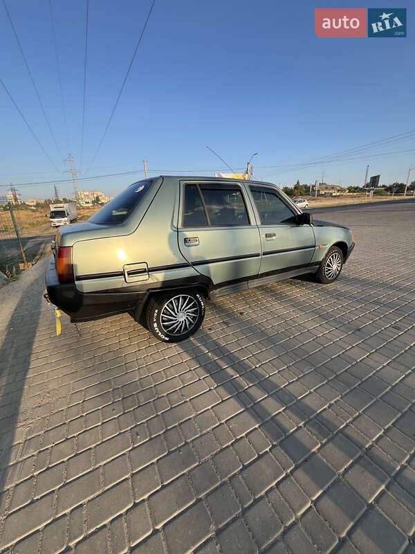 Ліфтбек ЗАЗ 1103 Славута 2004 в Одесі фото 6 Ліфтбек ЗАЗ 1103 Славута 2004 в Одесі