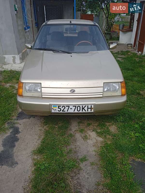 Лифтбек ЗАЗ 1103 Славута 2001 в 