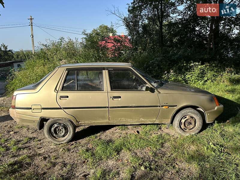Лифтбек ЗАЗ 1103 Славута 2002 в Львове фото 6 Лифтбек ЗАЗ 1103 Славута 2002 в Львове