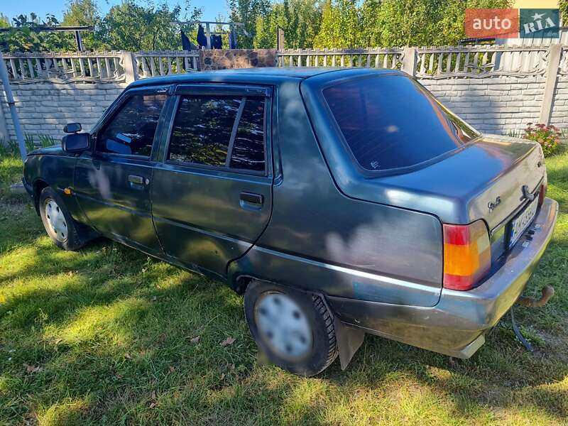 Лифтбек ЗАЗ 1103 Славута 2005 в Житомире