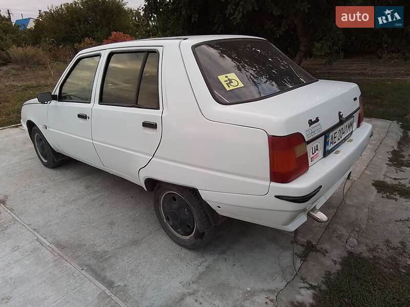 Лифтбек ЗАЗ 1103 Славута 2008 в Днепре фото 6 Лифтбек ЗАЗ 1103 Славута 2008 в Днепре