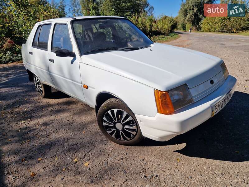 Лифтбек ЗАЗ 1103 Славута 2005 в Ромнах