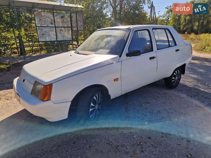 Лифтбек ЗАЗ 1103 Славута 2005 в Ромнах
